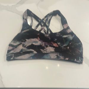 Lululemon bra size 6